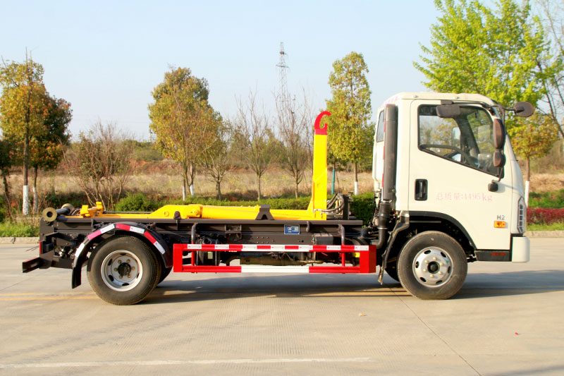 福田H2套臂垃圾车 5方生活、建筑垃圾箱