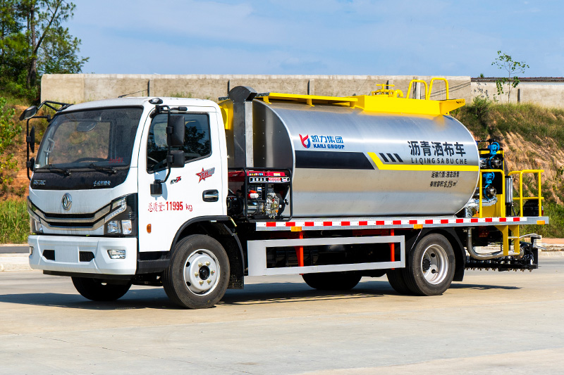 东风大多利卡沥青洒布车（7方）