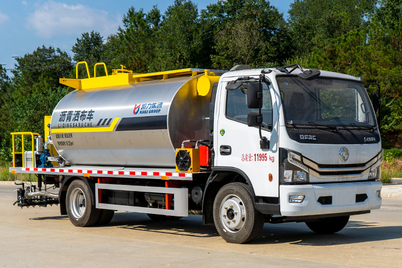 东风大多利卡沥青洒布车（7方）