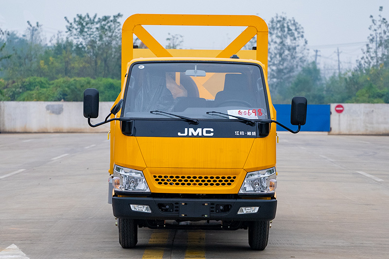 江铃顺威防撞车