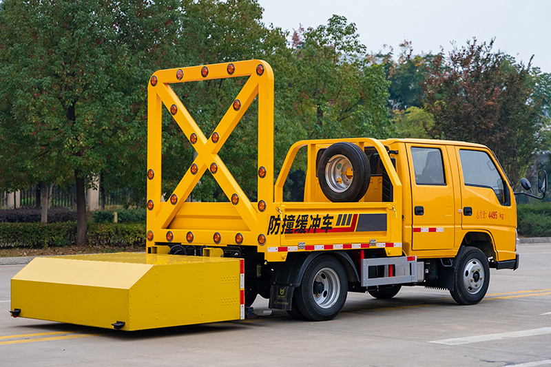 江铃顺威防撞车