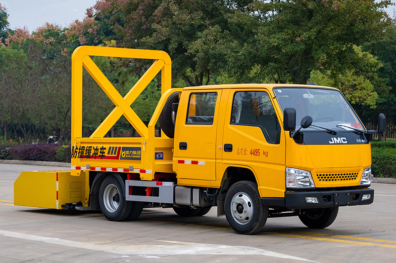 江铃顺威防撞车