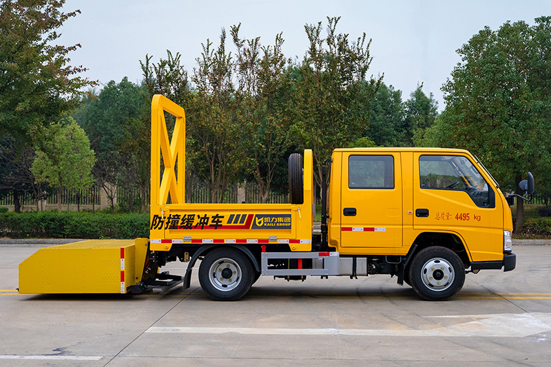 江铃顺威防撞车