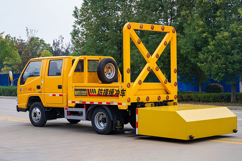 江铃顺威防撞车