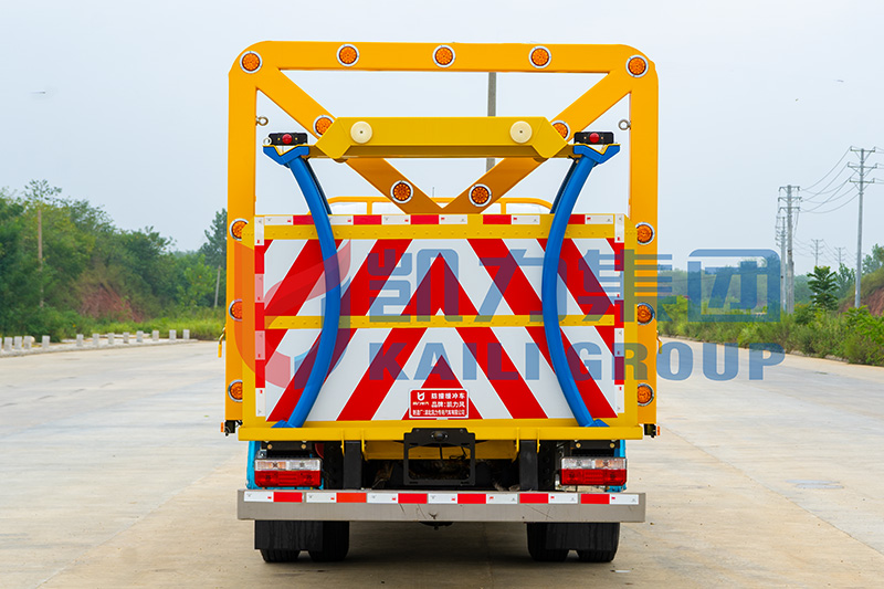 东风大多利卡防撞车