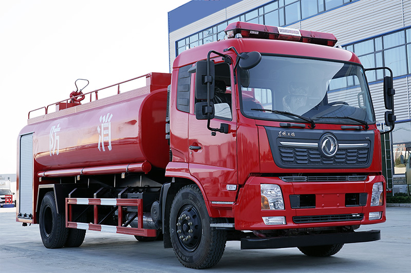 东风天锦消防洒水车13方