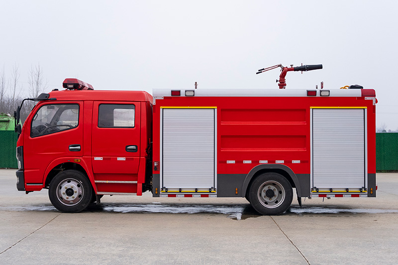 东风大凯普特双排泡沫消防车5方（外露）