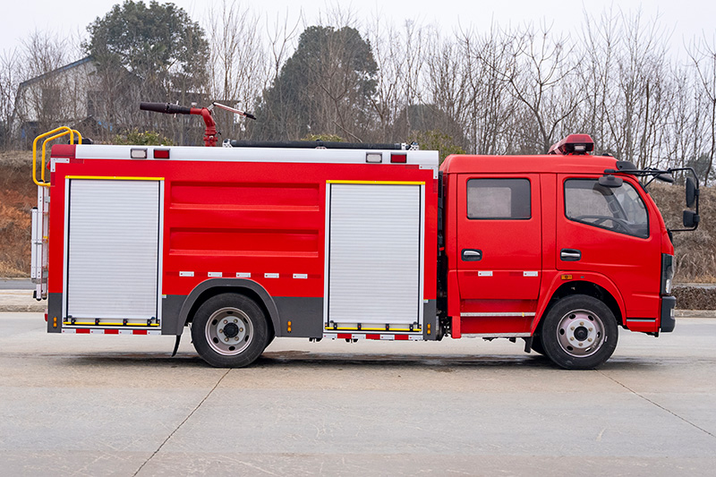 东风大凯普特双排泡沫消防车5方（外露）