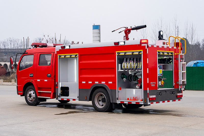 东风大凯普特双排泡沫消防车5方（外露）