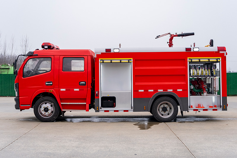 东风大凯普特双排泡沫消防车5方（外露）