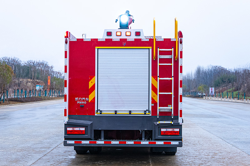 东风D9双排泡沫消防车8方（外露）