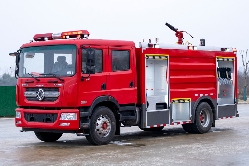 东风D9双排泡沫消防车8方（外露）