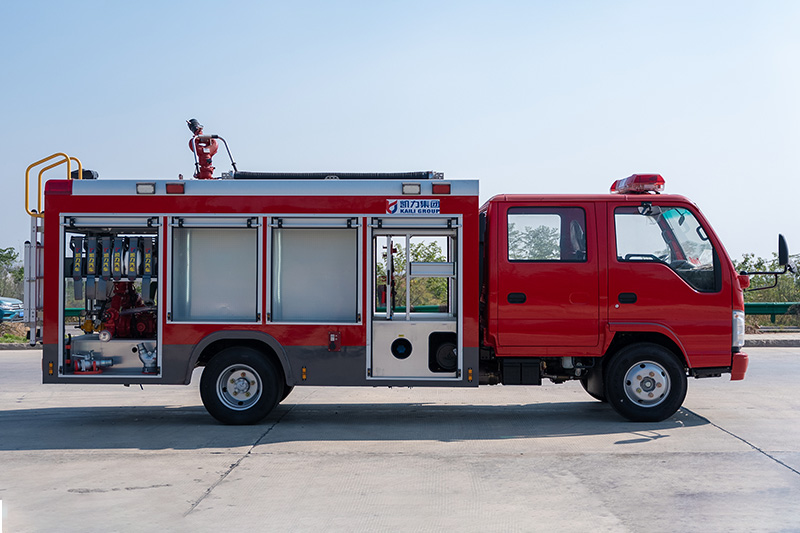 五十铃泡沫消防车2方（内藏）