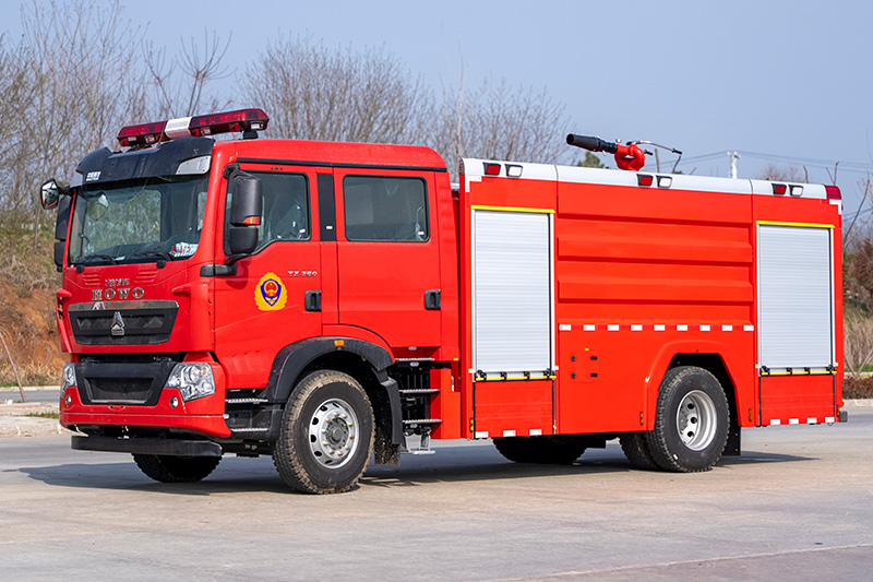 重汽豪沃泡沫消防车（外露）8方