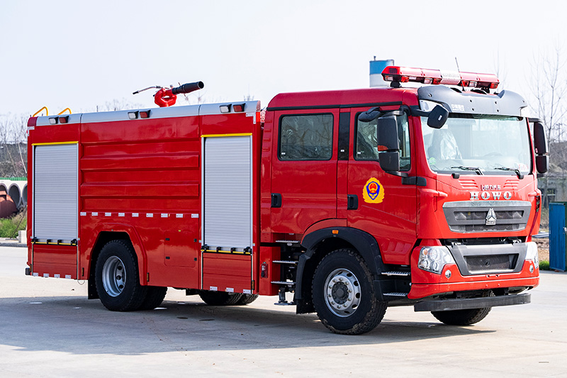 重汽豪沃泡沫消防车（外露）8方