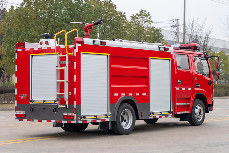 大多利卡双排水罐消防车5方（外露）