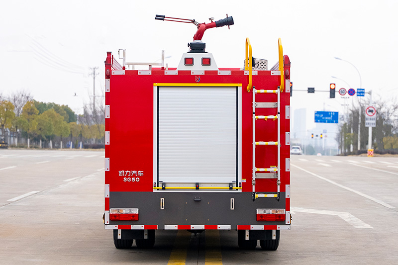 大多利卡双排水罐消防车5方（外露）