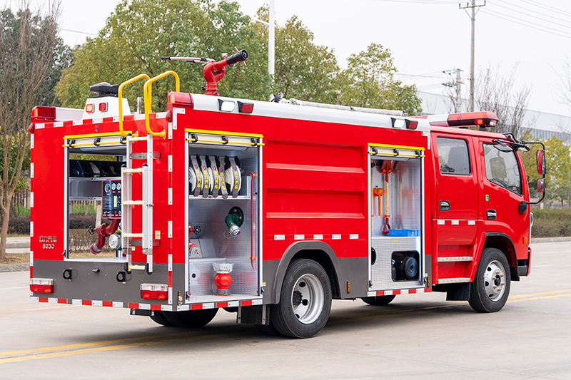 大多利卡双排水罐消防车5方（外露）