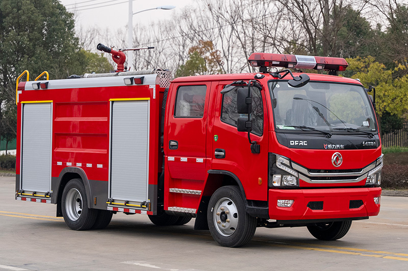 大多利卡双排水罐消防车5方（外露）