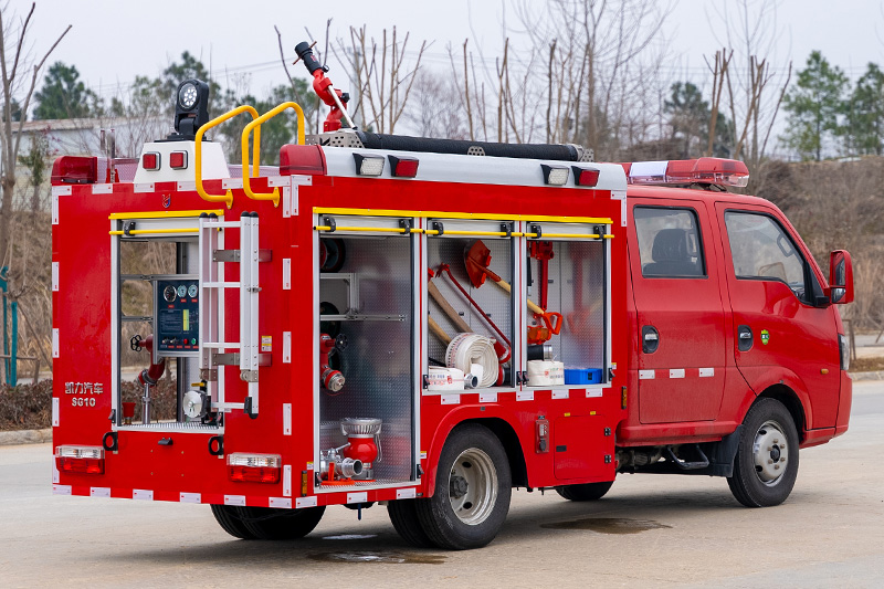 东风途逸双排水罐消防车1方（内藏）