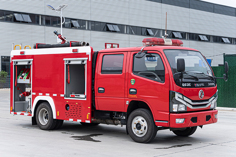 小多利卡双排水罐消防车2方（外露）