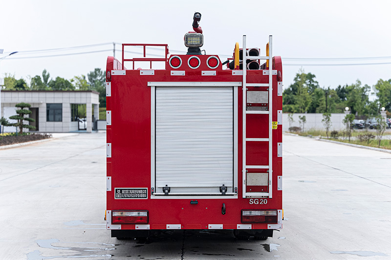 小多利卡双排水罐消防车2方（外露）