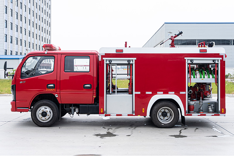 小多利卡双排水罐消防车2方（外露）